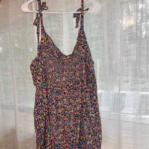 Plus size tie shoulder floral cami mini dress with pockets